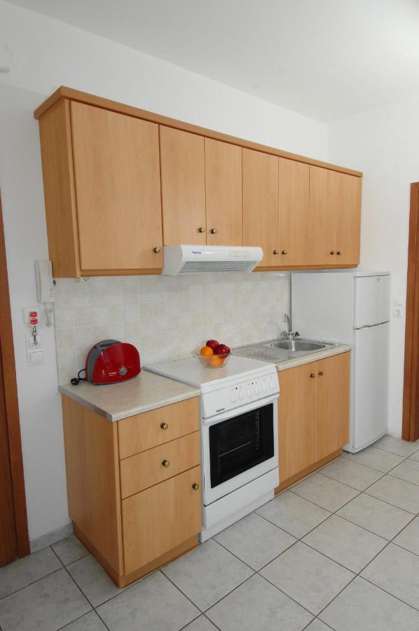 איה אפימיה Alexis Studios And Apartments מראה חיצוני תמונה