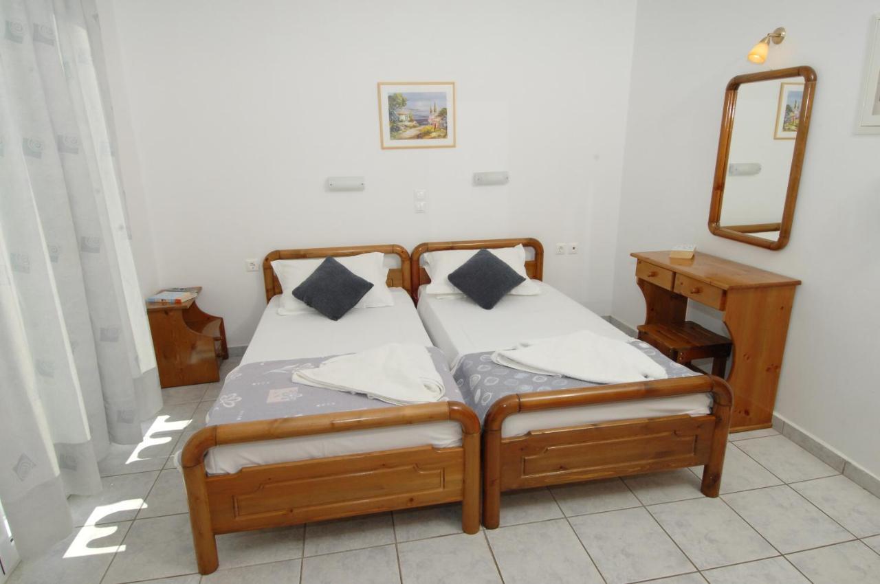 איה אפימיה Alexis Studios And Apartments מראה חיצוני תמונה