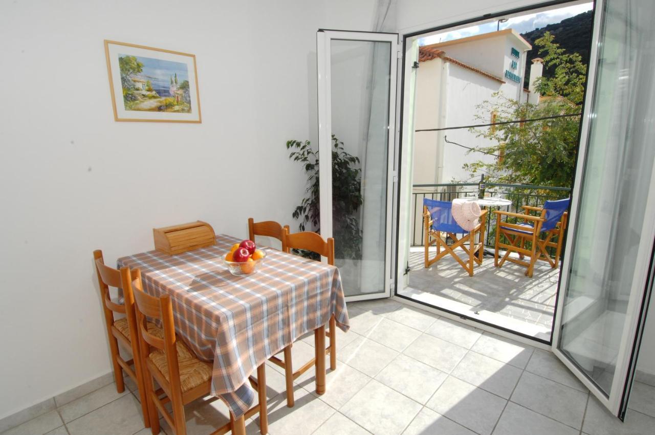 איה אפימיה Alexis Studios And Apartments מראה חיצוני תמונה